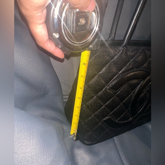 Chanel CC Timeless Medallion Tote - Picture 4 of 13